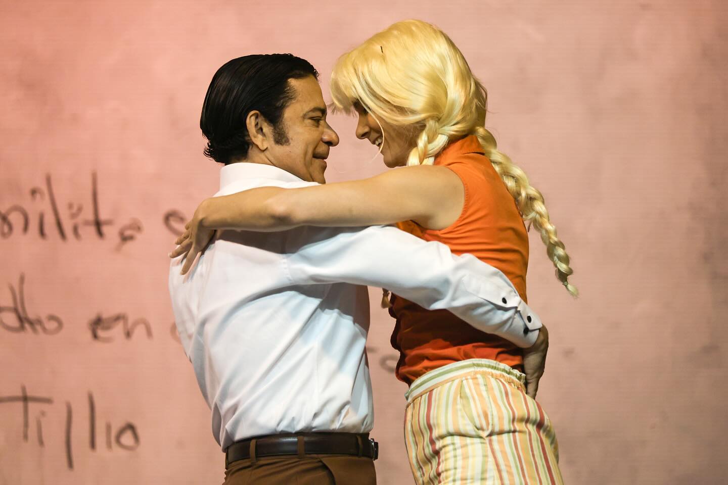 Ahora que vuelvo, Ton – Dunia de Windt y Francis Cruz