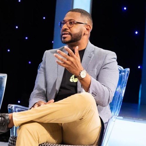 Más allá de las redes – Vladimir Jáquez